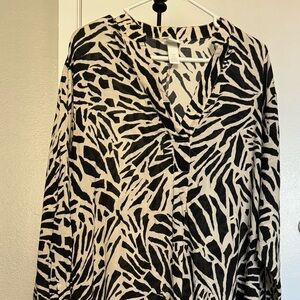 H&M’s medium size long sleeve, a bit oversized